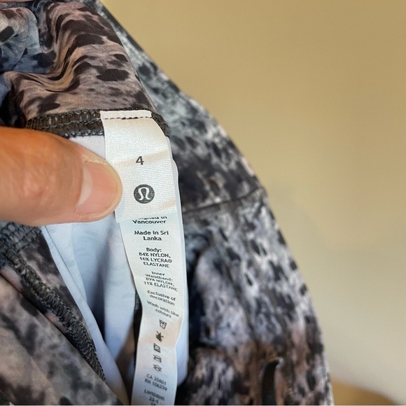 Lululemon Base Pace HR Tight Size 4 - Picture 9 of 9